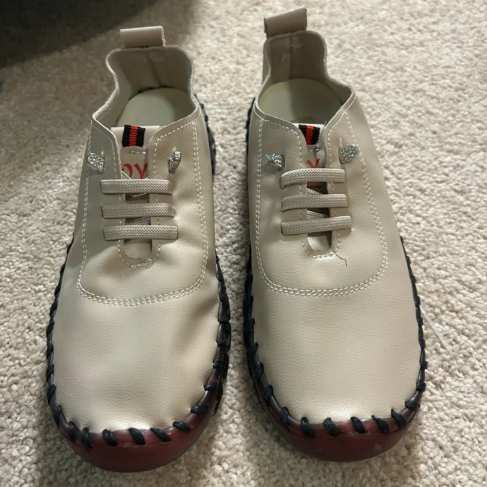 OY Unisex Cream Sneakers